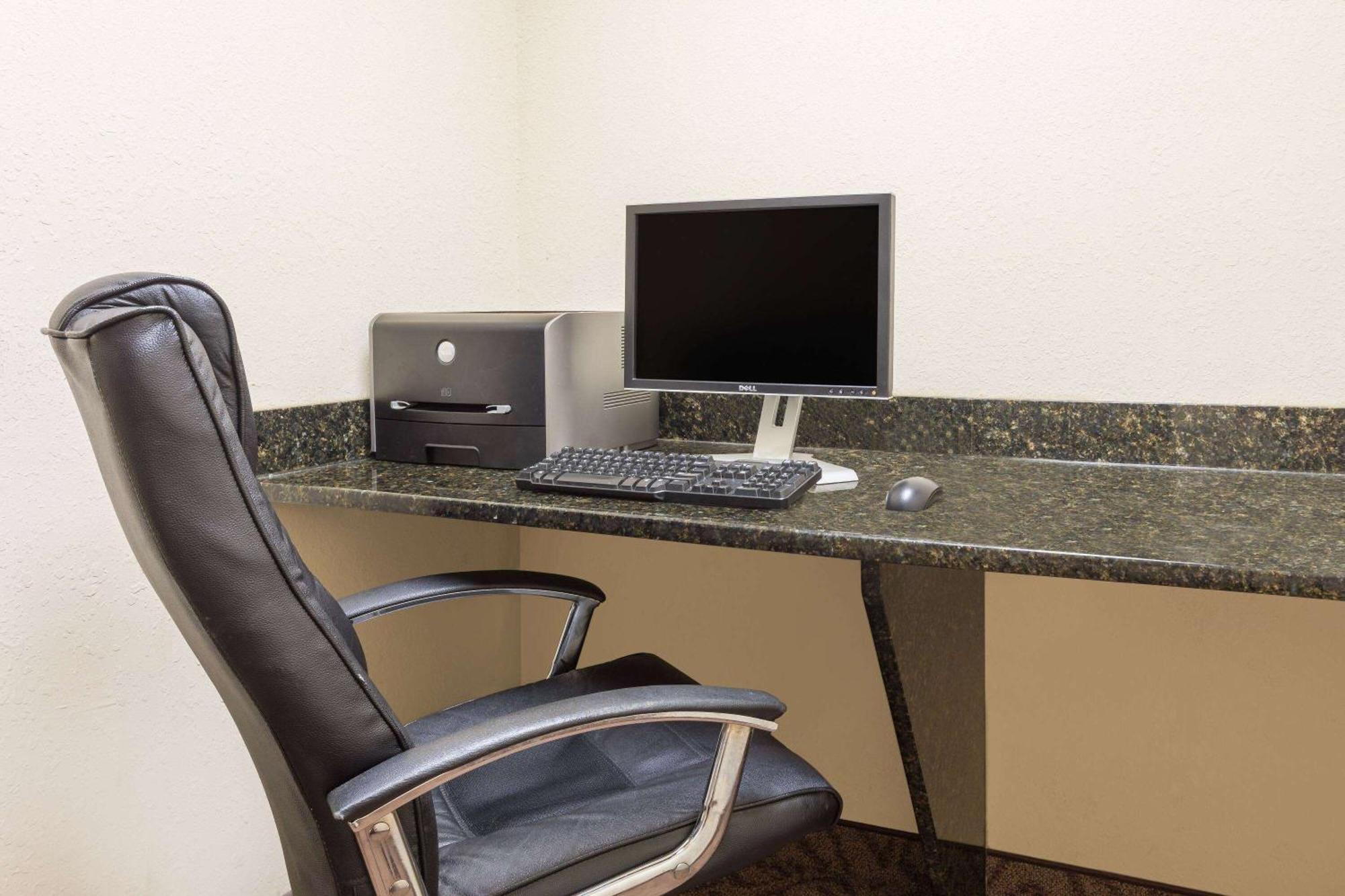 Days Inn By Wyndham Semmes Mobile Ngoại thất bức ảnh